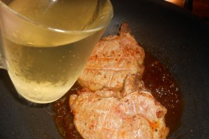 Cotlet de porc cu sos de piper