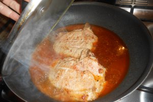 Cotlet de porc cu sos de piper