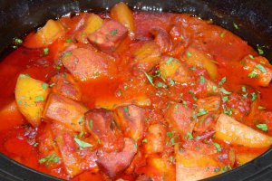 Gulas de porc la slow cooker Crock-Pot 3,5 L