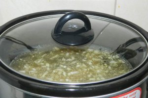 Orez cu prune uscate la slow cooker Crock-Pot 3,5 L