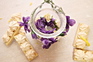 Biscuiti cu bezea si lamaie