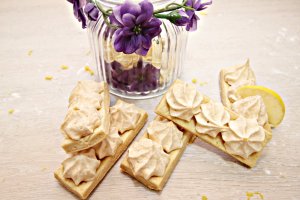 Biscuiti cu bezea si lamaie