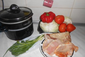 Varza dulce cu cotlet si sunca la slow cooker Crock-Pot