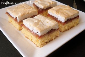 Reteta de prajitura cu gem si bezea simpla si delicioasa