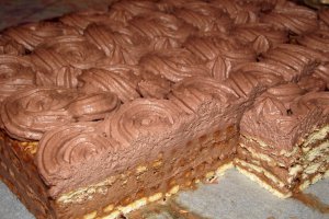 Desert tort de biscuiti cu crema de mascarpone si finetti