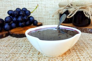 Peltea de struguri