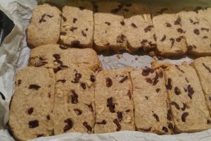 Biscuiti integrali cu merisoare si nuca