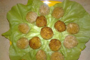 Chiftelute de conopida si broccoli