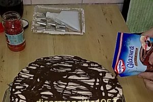 Tort de ciocolata cu crema de castane.