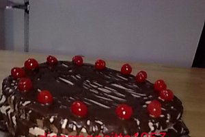 Tort de ciocolata cu crema de castane.