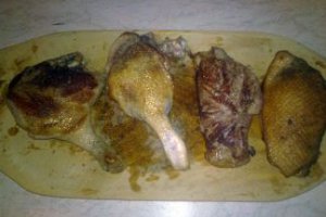 Piept de rata cu piure de conopida si broccoli, conopida gratinata si sos de rodie