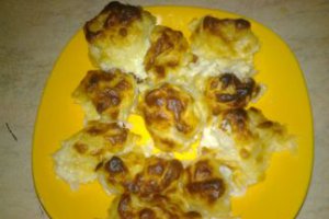 Piept de rata cu piure de conopida si broccoli, conopida gratinata si sos de rodie