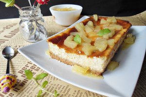 Cheesecake cu portocala si sos de ananas