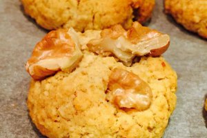 Biscuiti cu unt de cocos si nuci