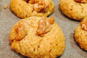 Biscuiti cu unt de cocos si nuci