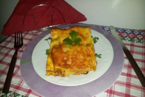 Lasagna cu foi de casa - Reteta savuroasa cu sos ragu