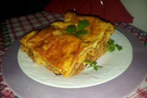 Lasagna cu foi de casa - Reteta savuroasa cu sos ragu