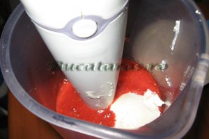 Mousse cu capsuni si mascarpone