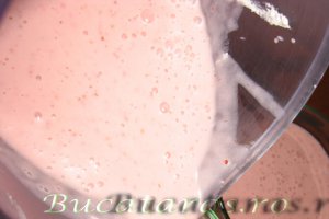 Mousse cu capsuni si mascarpone