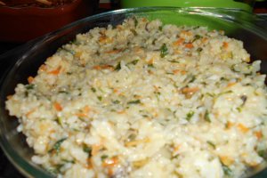 Orez cu legume și fructe de mare