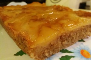 Tarta cu mere si caramel de post