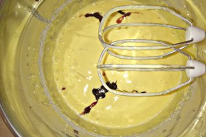 Tort simplu cu banane si frisca