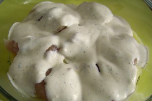 Piept de pui cu cartofi si smantana la cuptor