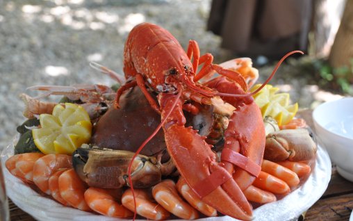 Ce spun teologii despre consumul de fructe de mare si de produse care imita carnea in timpul postului