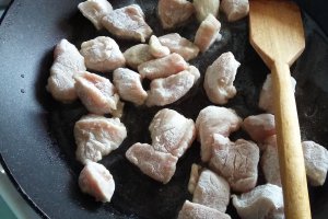 Carne de porc cu ciuperci in sos de mustar la slow cooker Crock-Pot