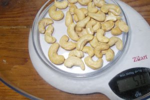Fursecuri umplute cu seminte de canepa si caju