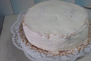 Tort cu crema de ciocolata si jeleu de visine