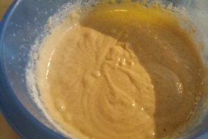 Prajitura de post cu crema de vanilie, afine si merisoare