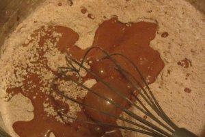 Tort de biscuiti cu crema de ciocolata si nuci caramelizate - de post