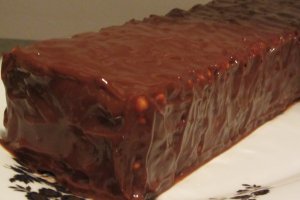 Tort de biscuiti cu crema de ciocolata si nuci caramelizate - de post