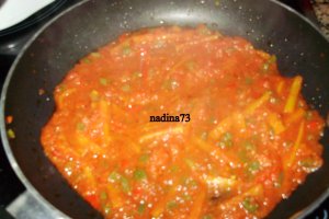 Conopida cu sos de tomate