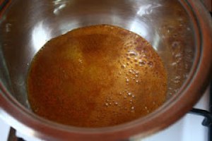 Tort Cu Crema De Ciocolata Alba Si Turta Dulce
