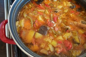 Ghiveci de legume, reteta simpla si sanatoasa pentru o masa echilibrata