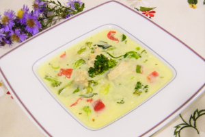 Supa cu broccoli japonez si piept de pui