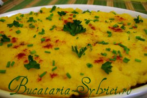 Mamaliga cu ciuperci de padure la cuptor