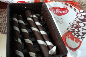 Tort cu crema de vanilie si nuca