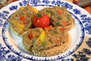 Salata de vinete cu ardei si chimen