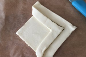 Foietaj cu crema de branza si capsuni