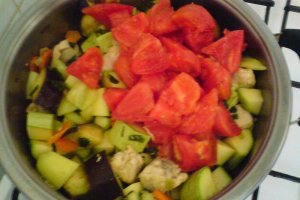 Piept de pui cu legume si galuste