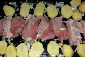 Pilaf cu cartofi la cuptor