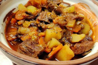 Carne de vita cu legume la slow cooker Crock-Pot