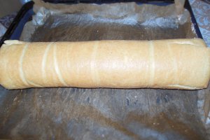 Rulada aperitiv cu pate si crema de branza