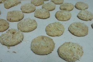 Aperitiv pogaci cu jumeri