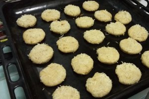 Aperitiv pogaci cu jumeri
