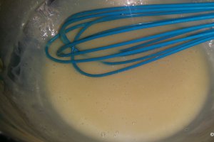Salam de biscuiţi, reţetă in doua culori