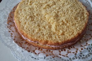 Tort cu crema de unt, mascarpone si mure